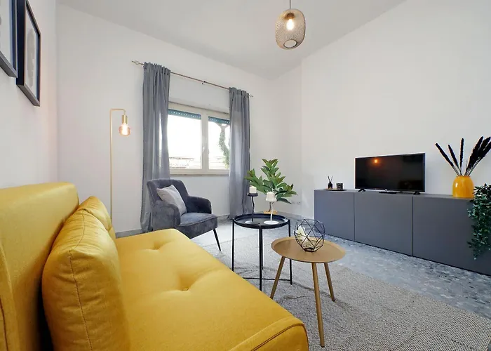 Carmens Flat By Domusdimore Apartment Rom