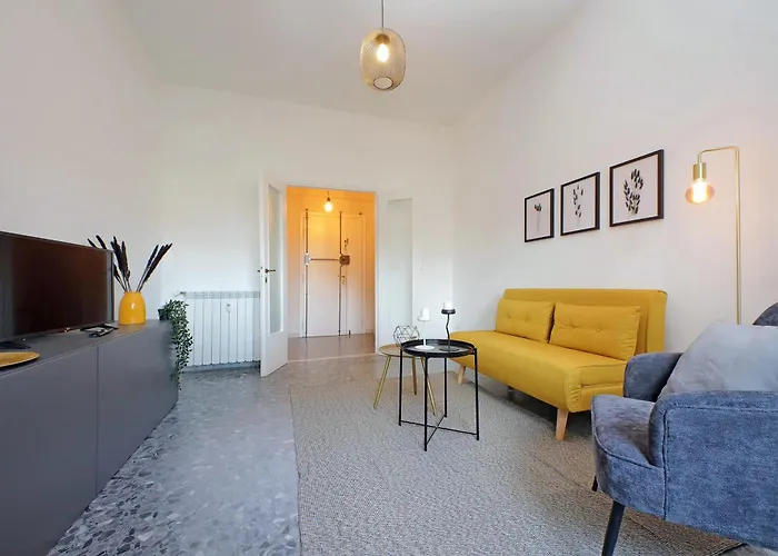 Apartment Carmens Flat By Domusdimore