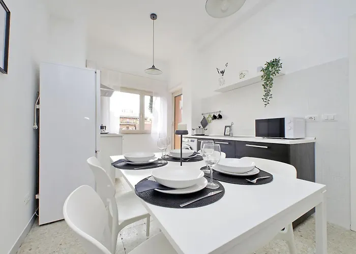 Carmens Flat By Domusdimore * Rom