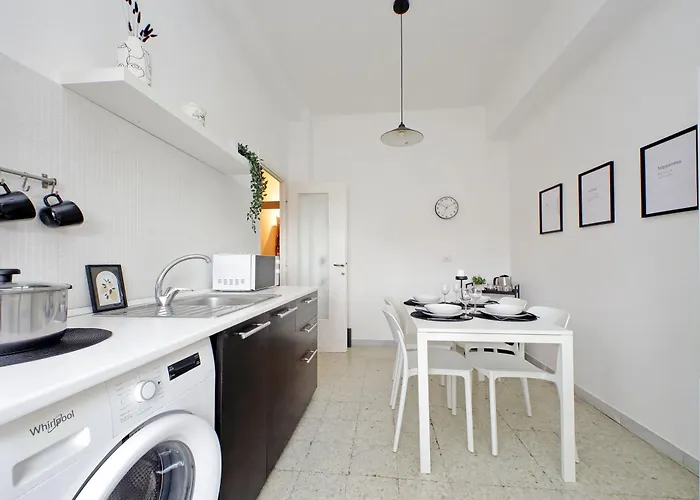 Apartment Carmens Flat By Domusdimore Rom