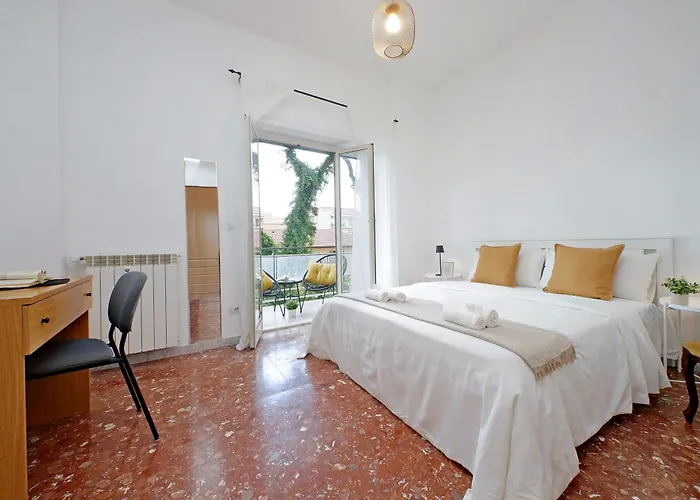 Carmens Flat By Domusdimore Apartment Rom
